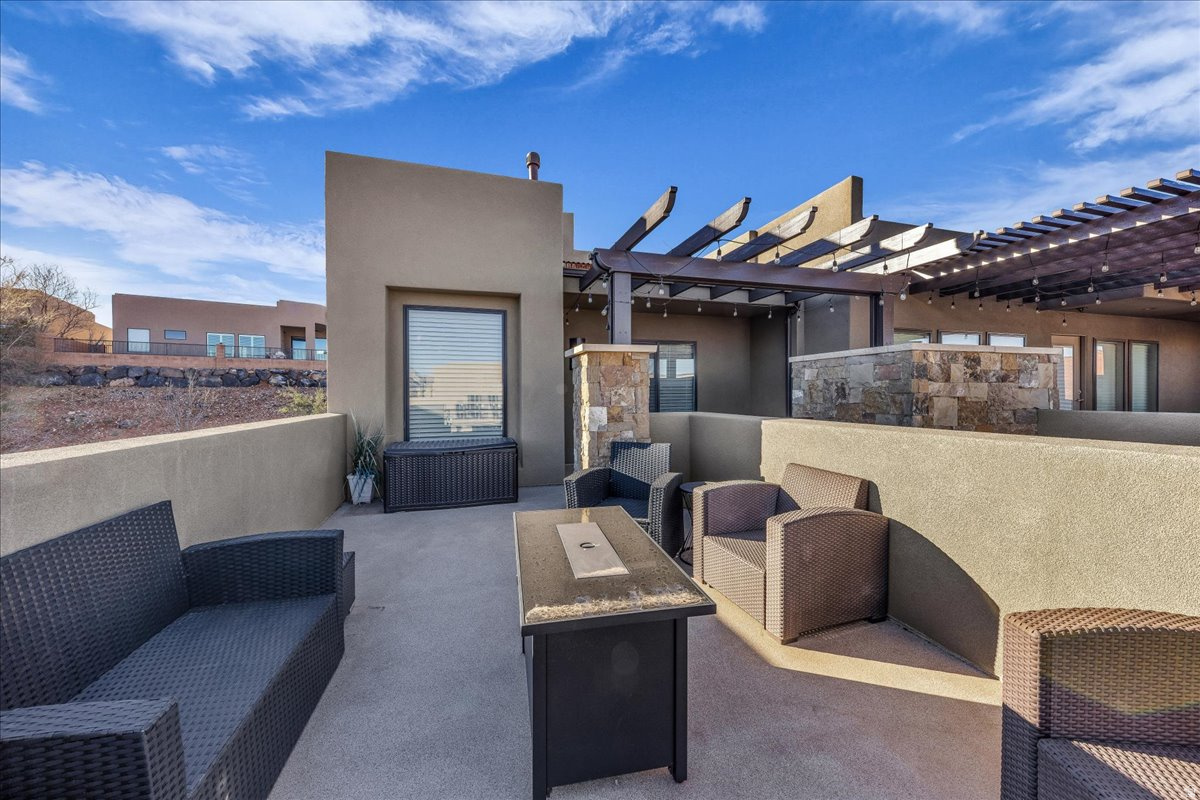 ESCAPES AT THE LEDGES PH 5 - Residential