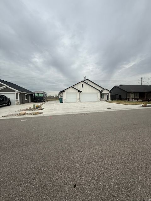 Tiny photo for 2217 S 3150 W, West Haven, UT 84401 (MLS # 2147078)