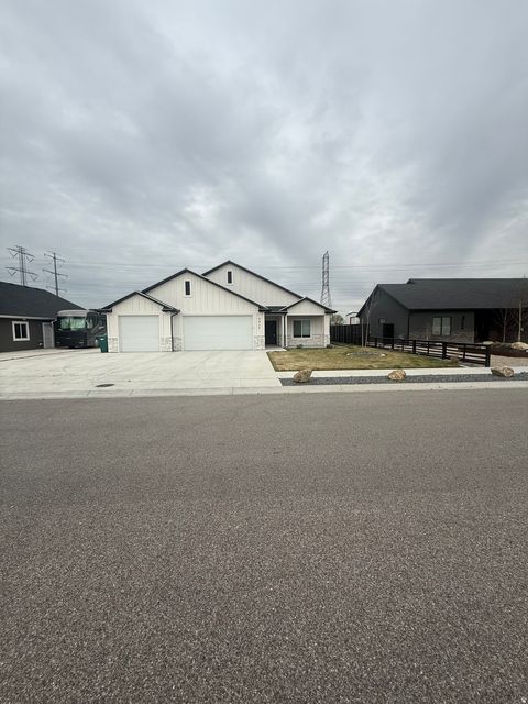 Tiny photo for 2217 S 3150 W, West Haven, UT 84401 (MLS # 2147078)