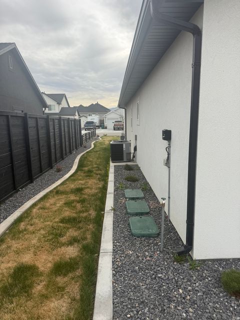 Tiny photo for 2217 S 3150 W, West Haven, UT 84401 (MLS # 2147078)