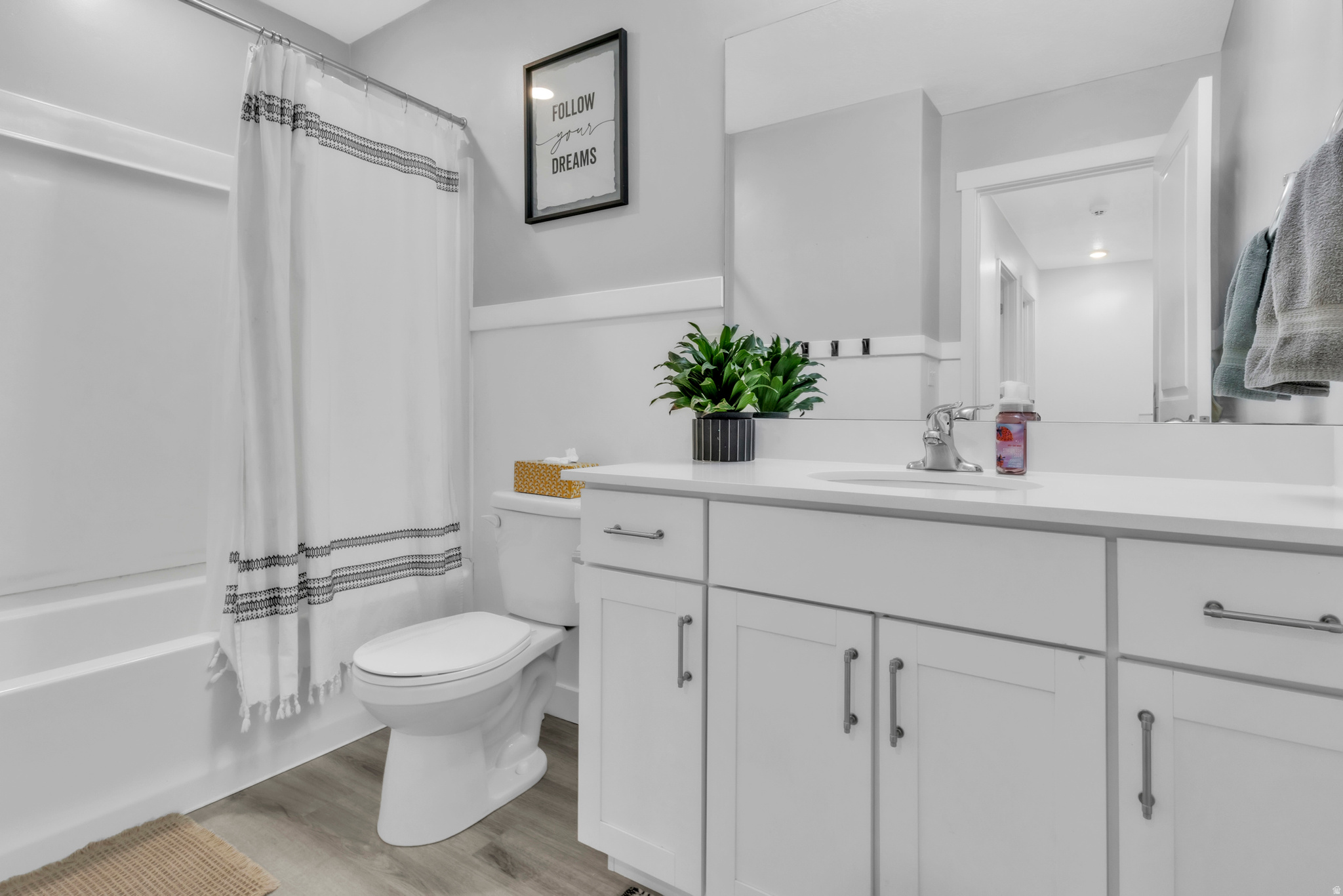 FOOTHILL VILLAGE - Residential