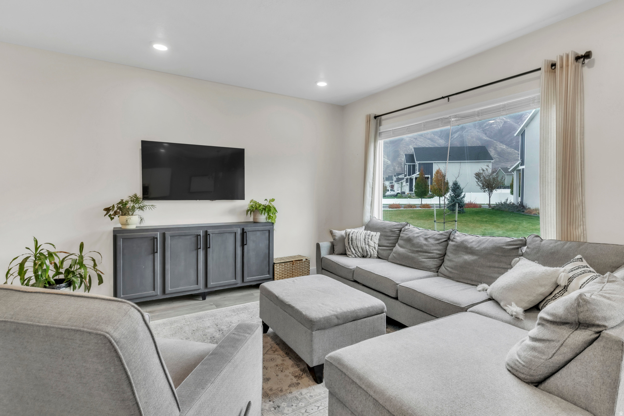 FOOTHILL VILLAGE - Residential