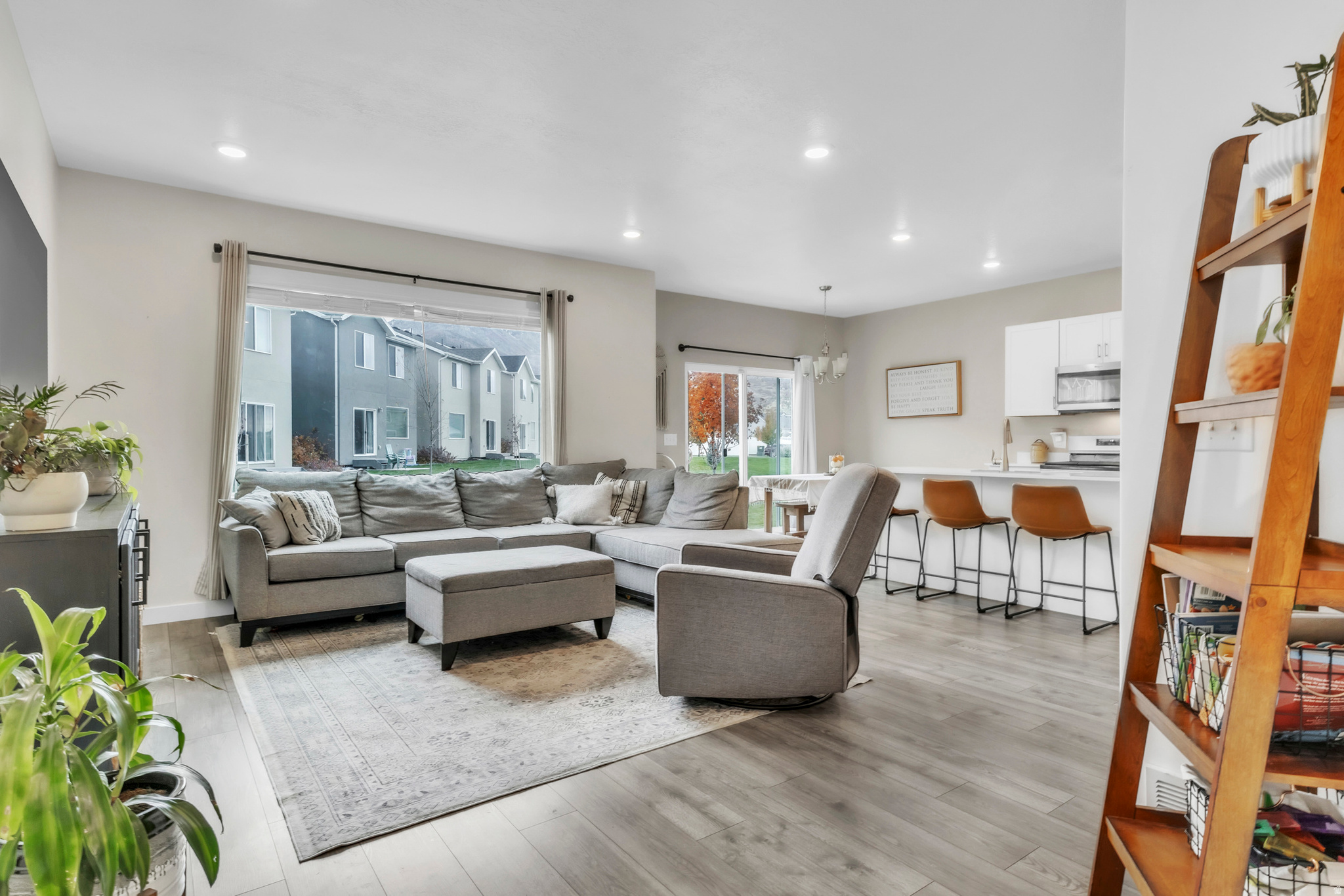 FOOTHILL VILLAGE - Residential