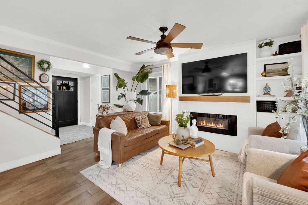 Photo of 1351 W GLENBARR DR S, Springville, UT 84663 (MLS # 2146841)