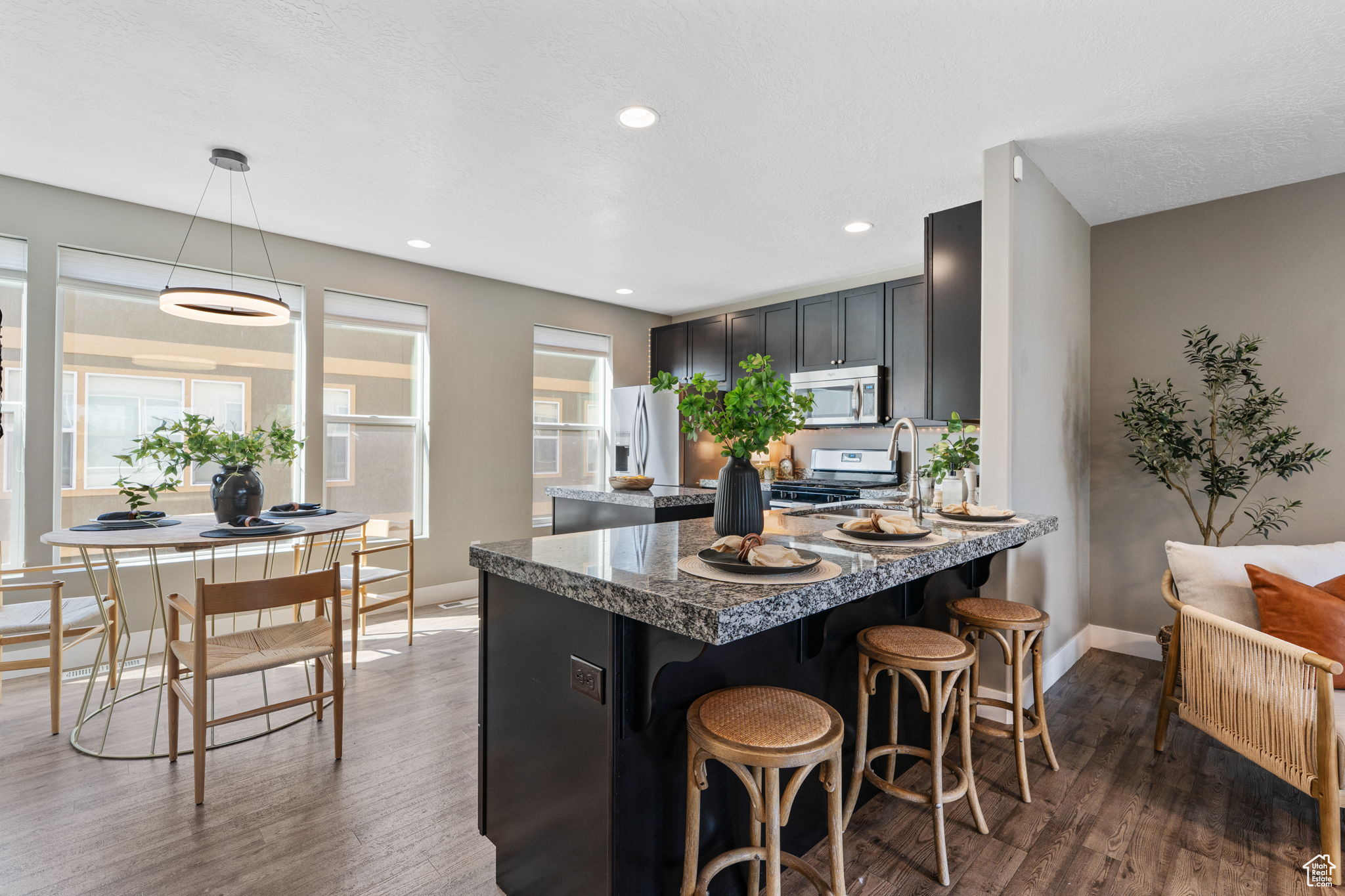ELGIN PLACE - Residential