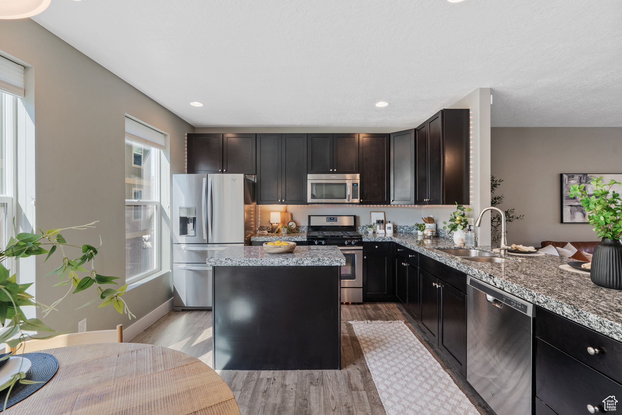 ELGIN PLACE - Residential