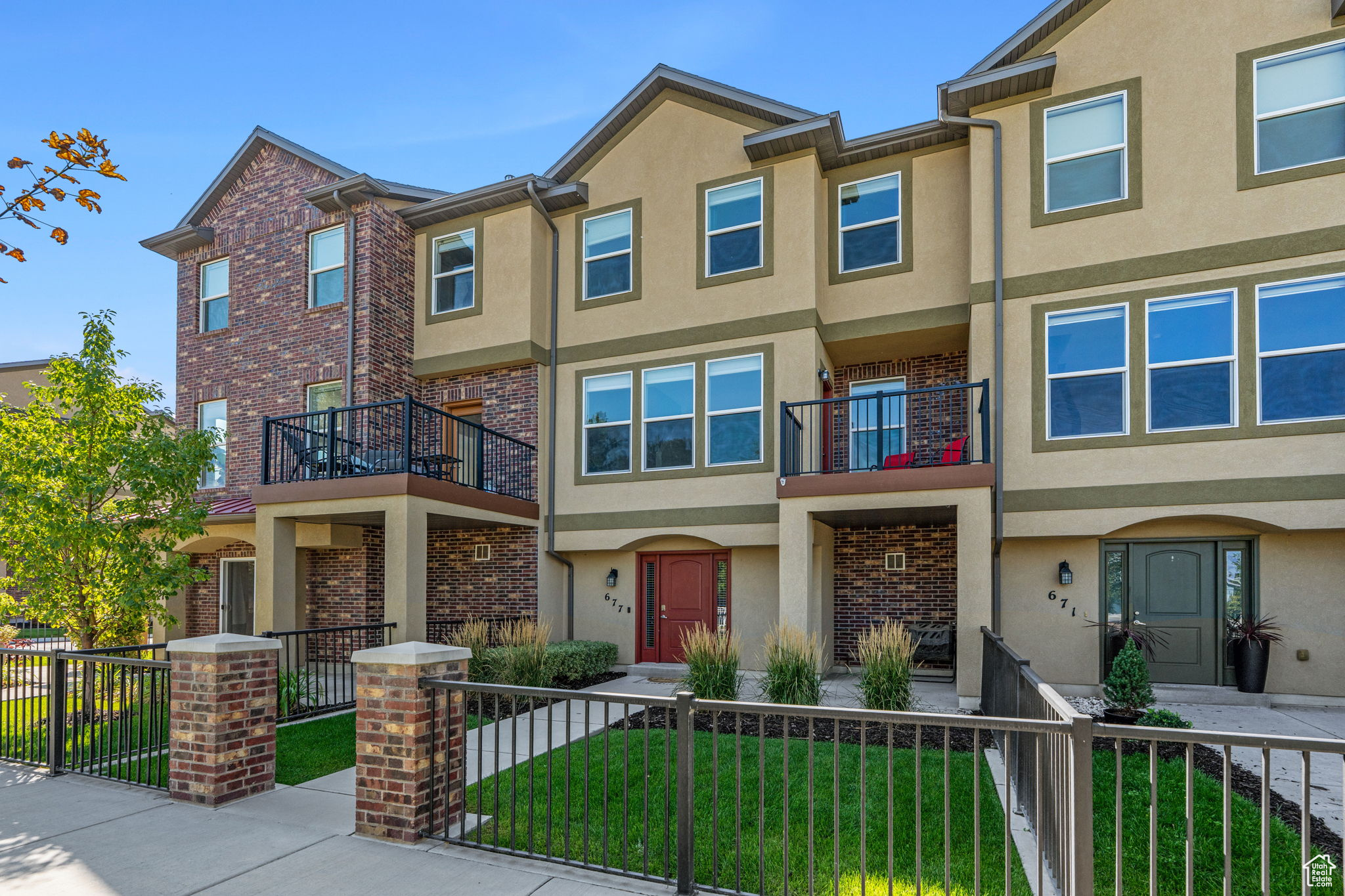 ELGIN PLACE - Residential