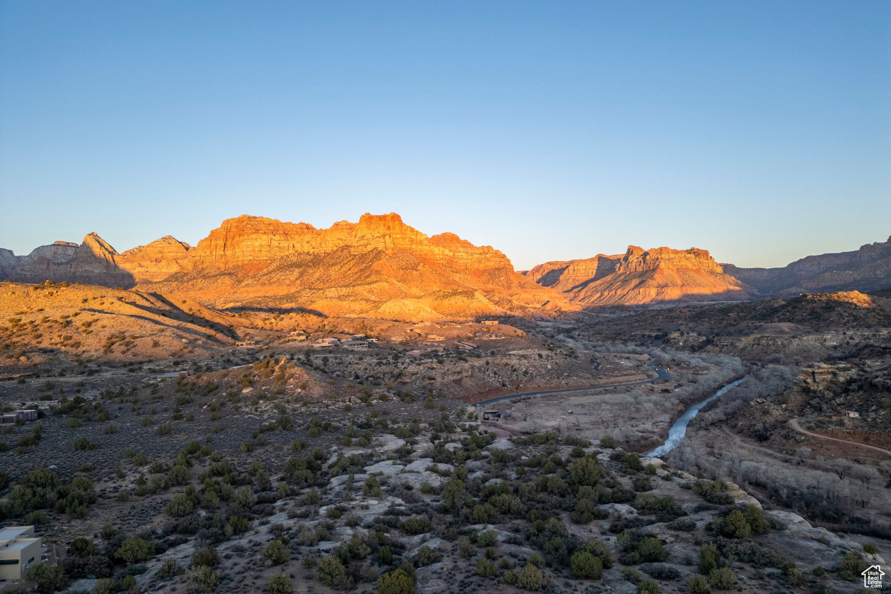 ANASAZI PLATEAU - Land