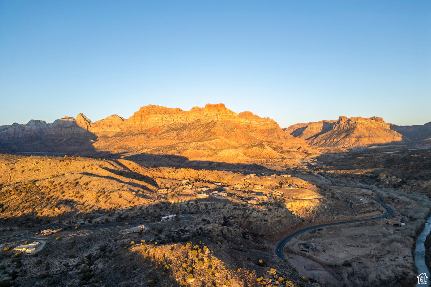 ANASAZI PLATEAU - Land