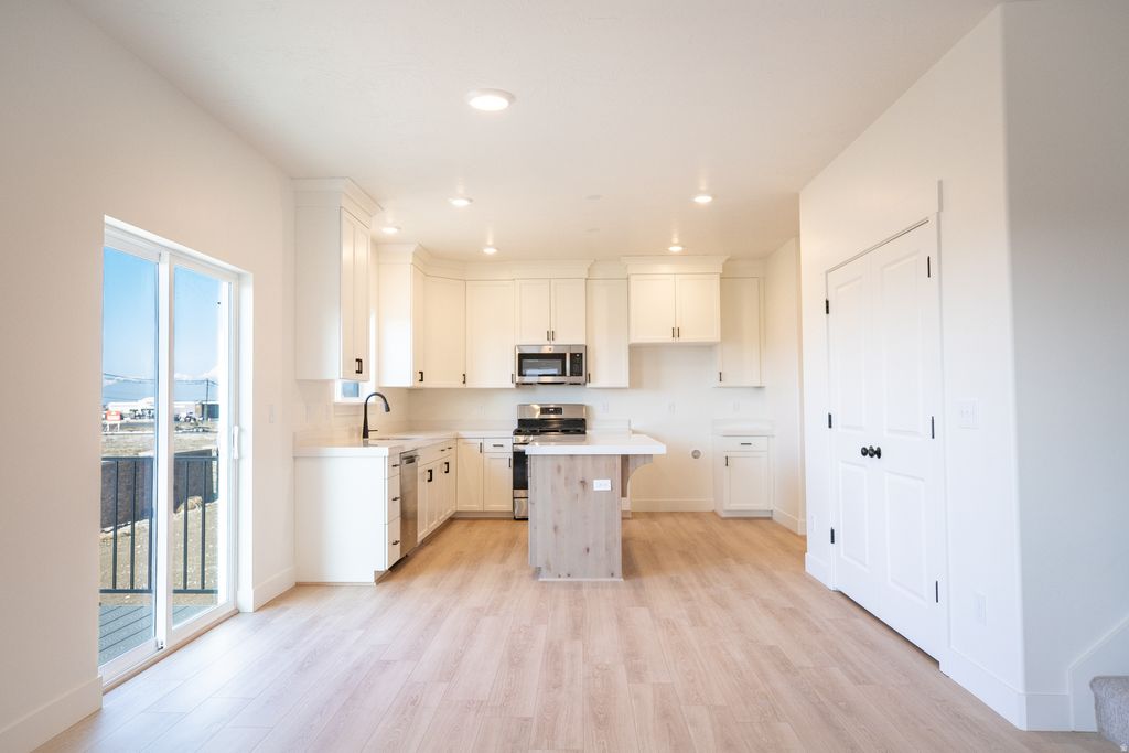 Photo of 655 N 410 E LOT #15 E, Salem, UT 84653 (MLS # 2138546)