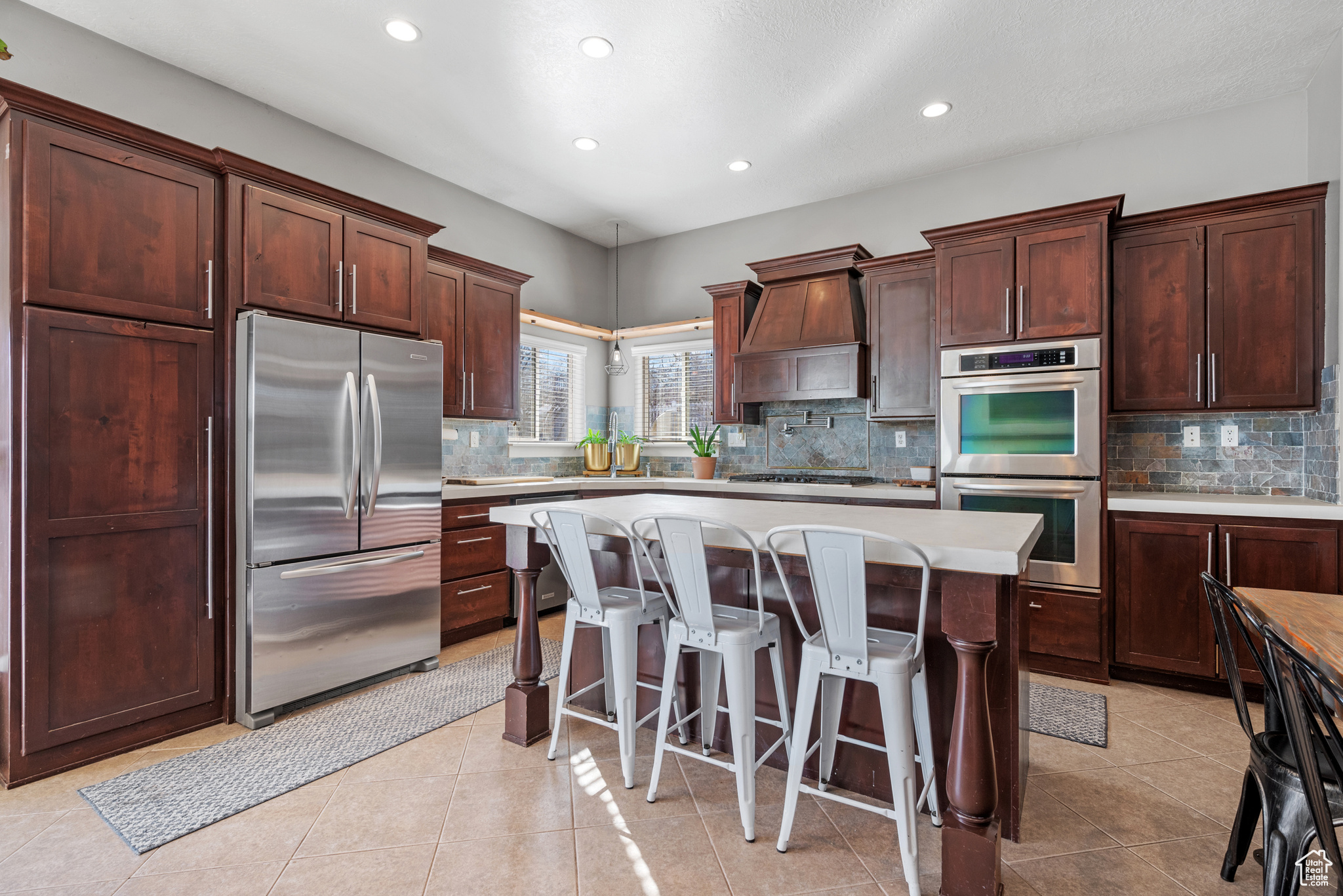 COUNTRY VIEW - Residential