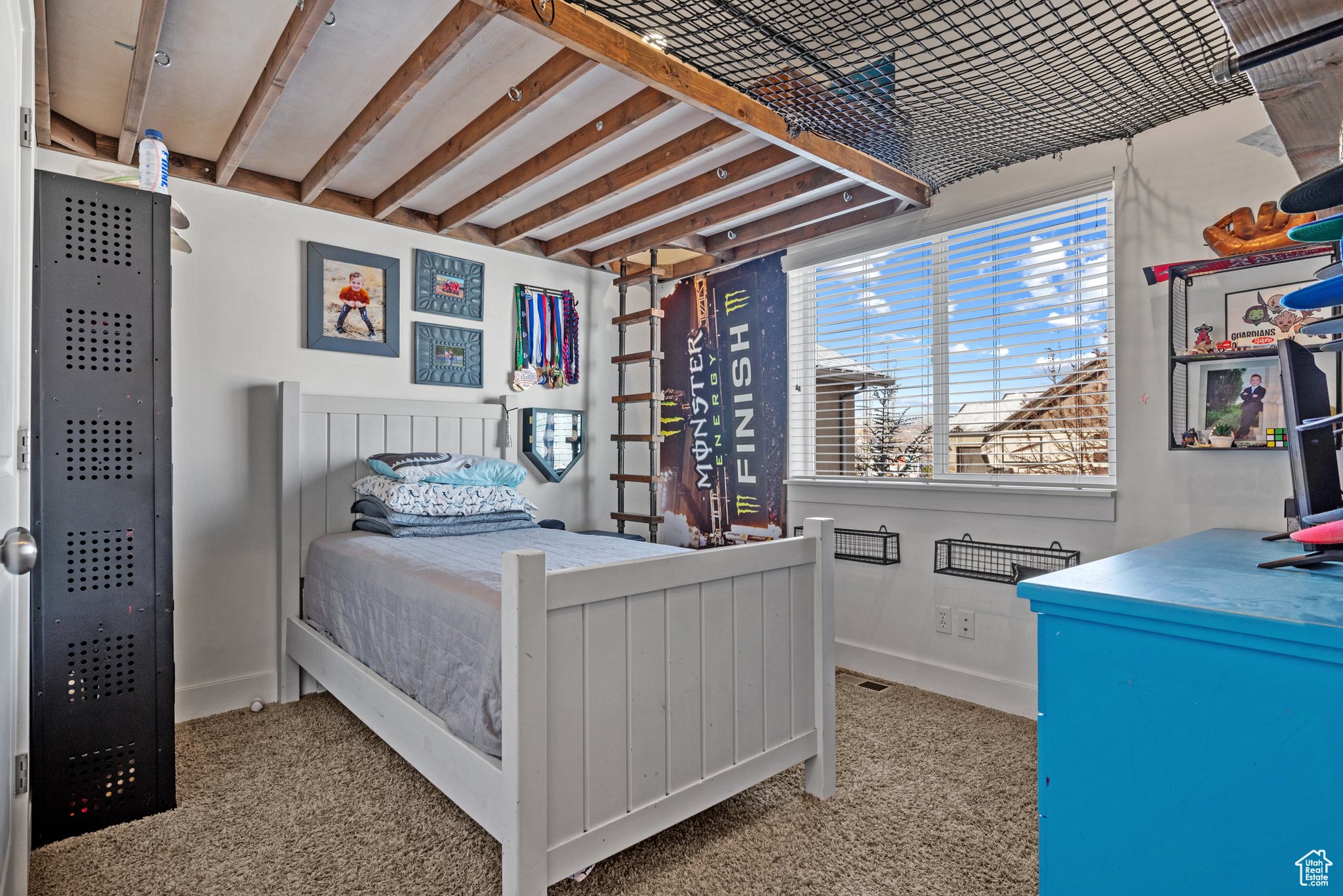 COUNTRY VIEW - Residential