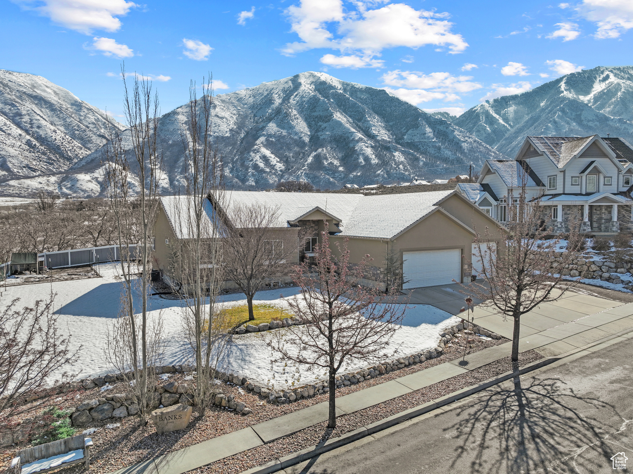 COUNTRY VIEW - Residential