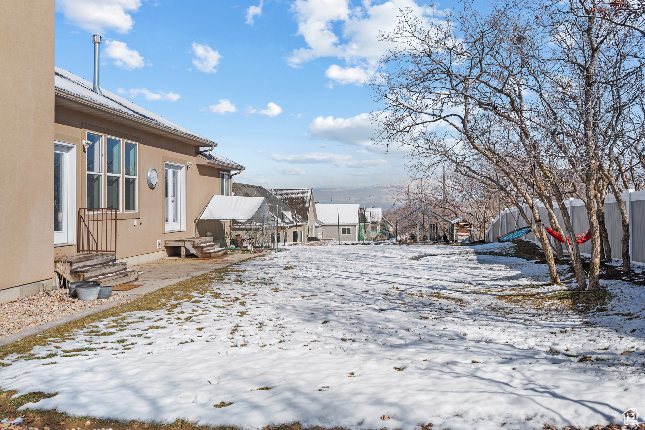 COUNTRY VIEW - Residential