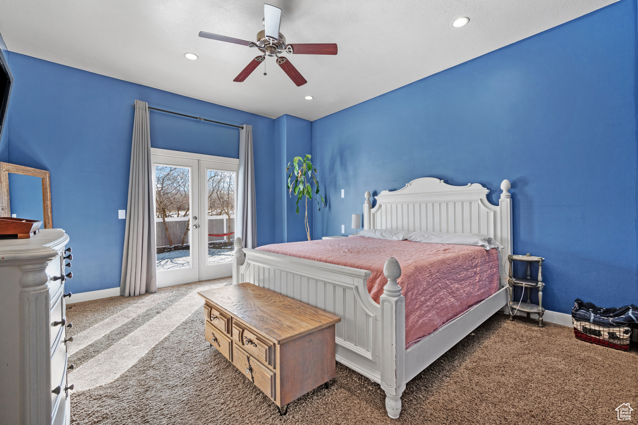 COUNTRY VIEW - Residential