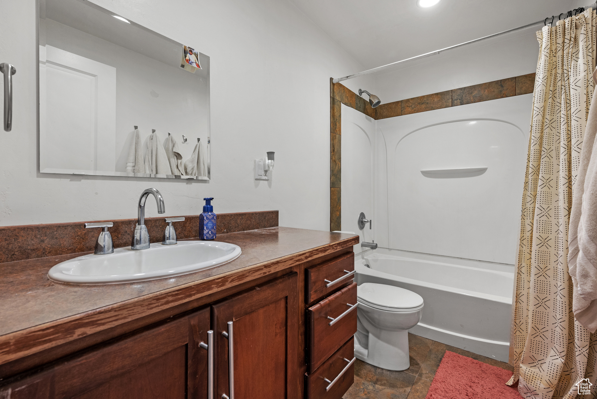 COUNTRY VIEW - Residential