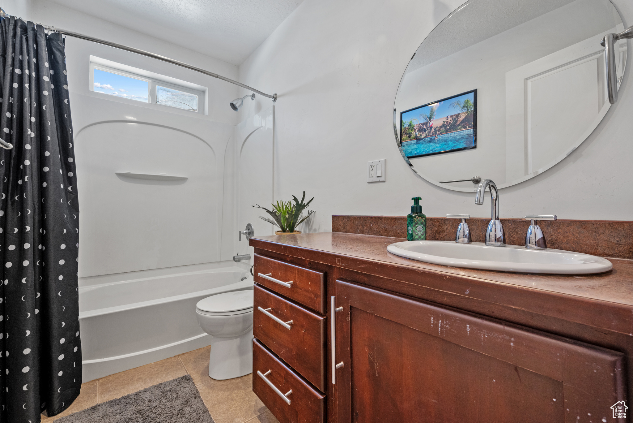 COUNTRY VIEW - Residential