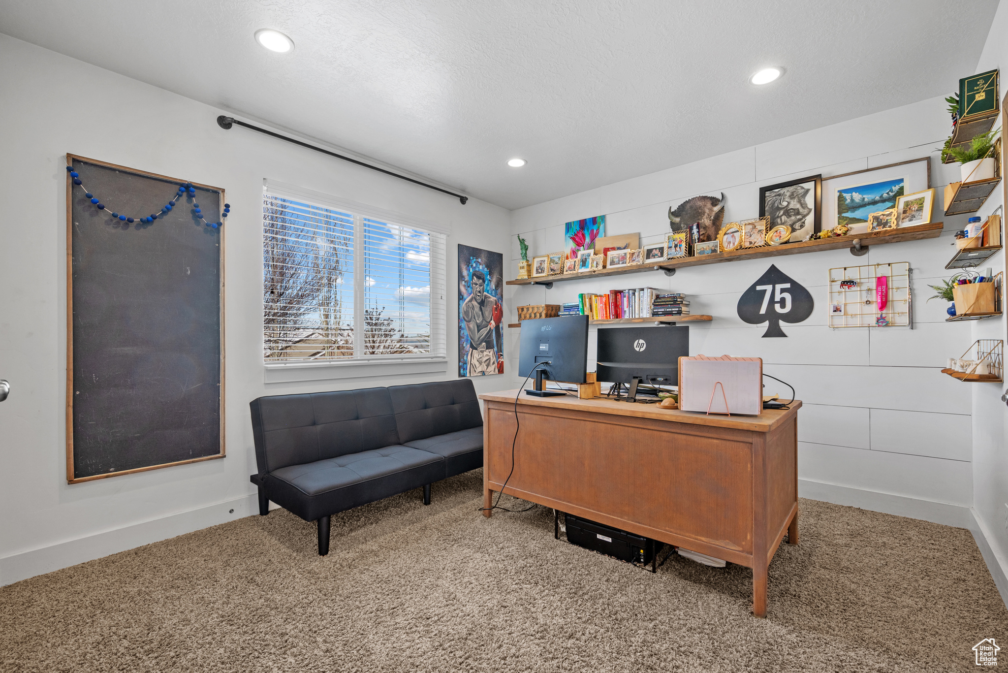 COUNTRY VIEW - Residential