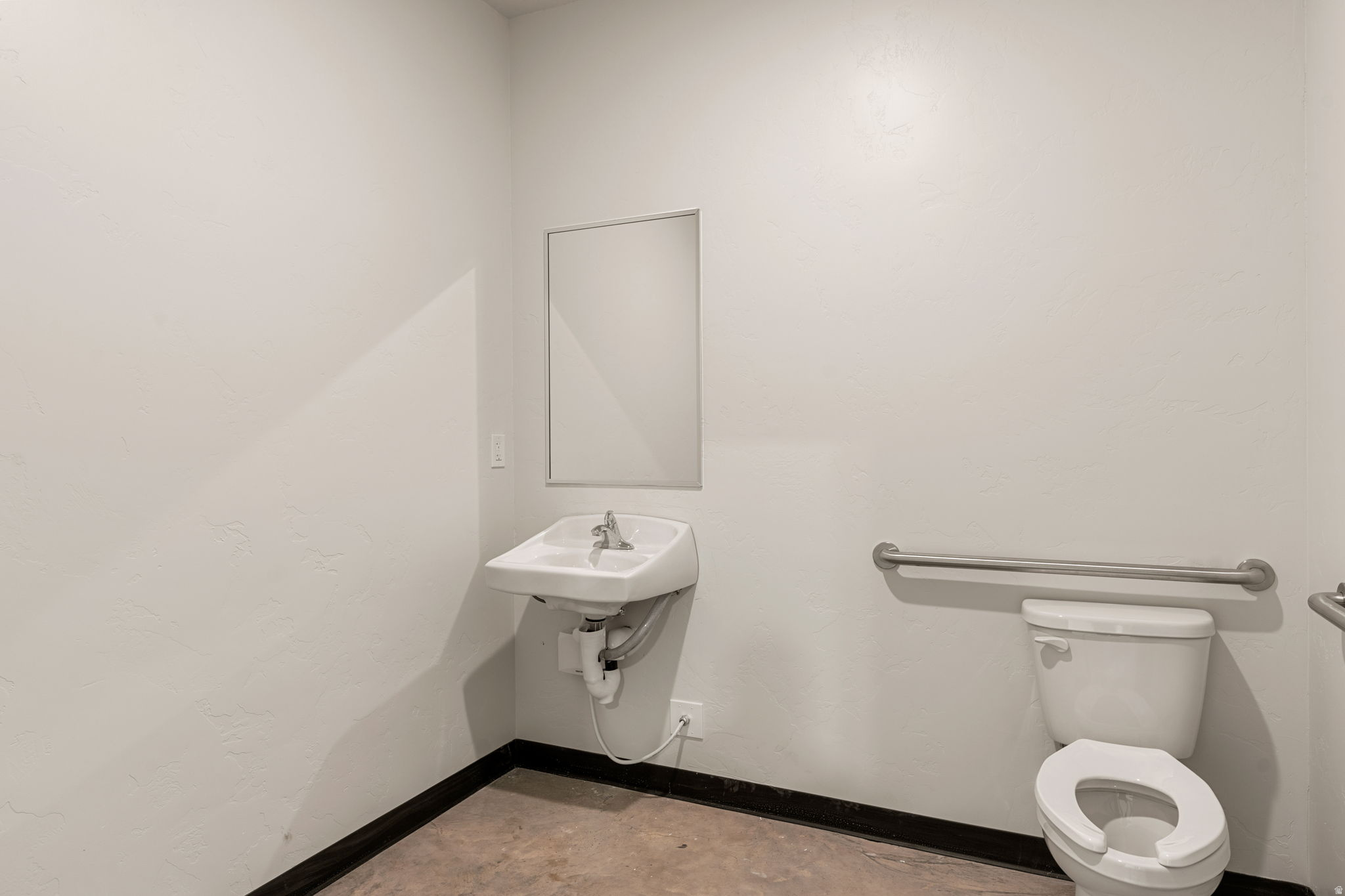 COAL CREEK INDUSTRIAL - Commercial Lease