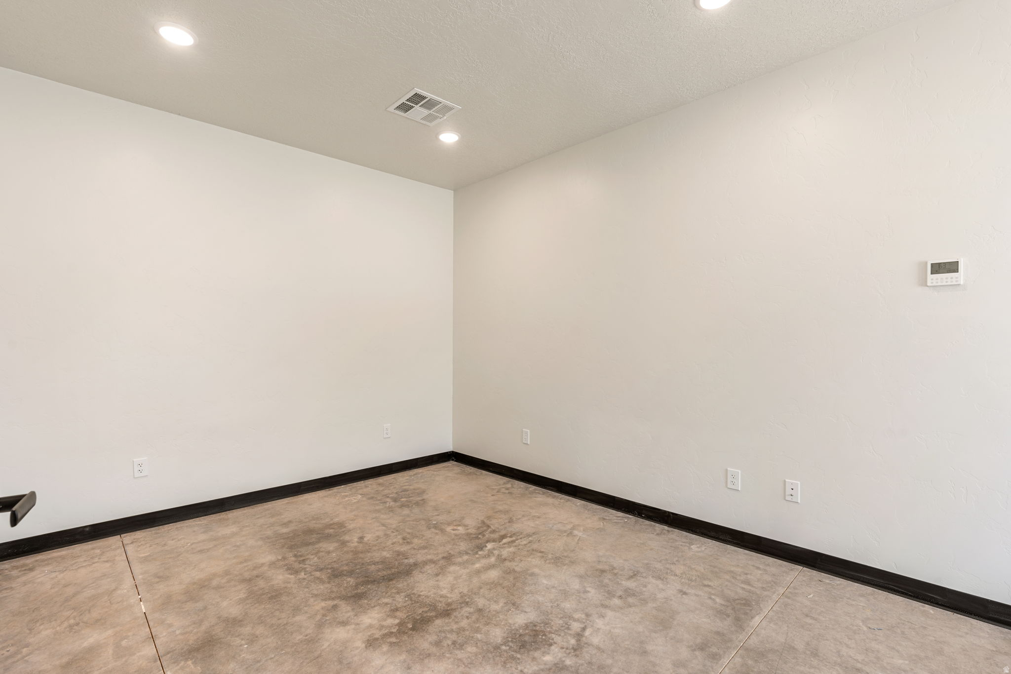 COAL CREEK INDUSTRIAL - Commercial Lease