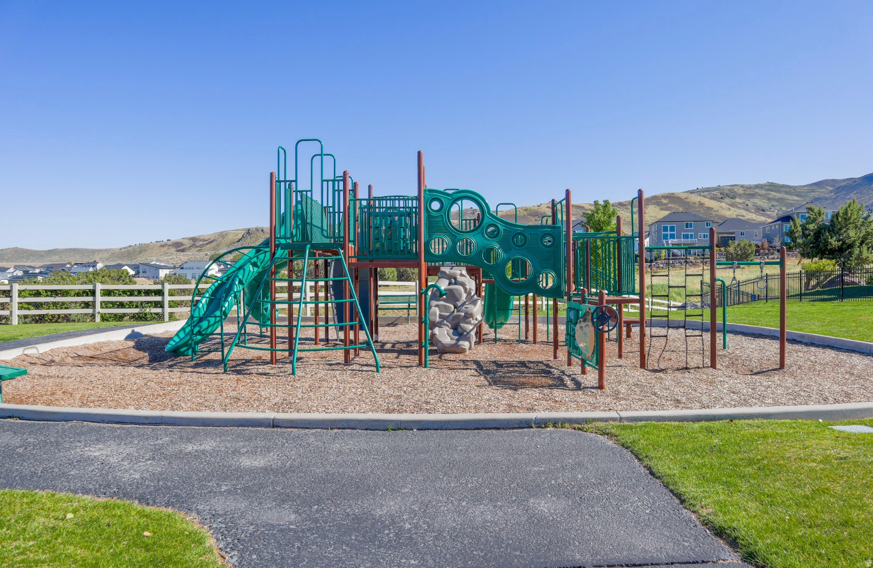 JUNIPER POINT - Residential