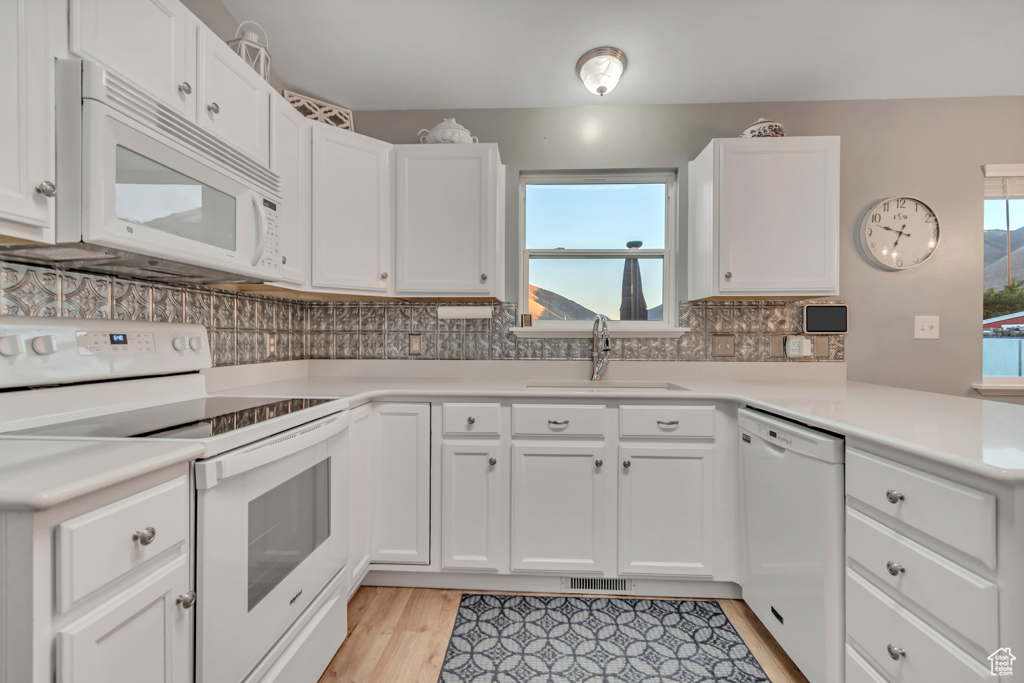 CANYON RIDGE ESTATE - Residential