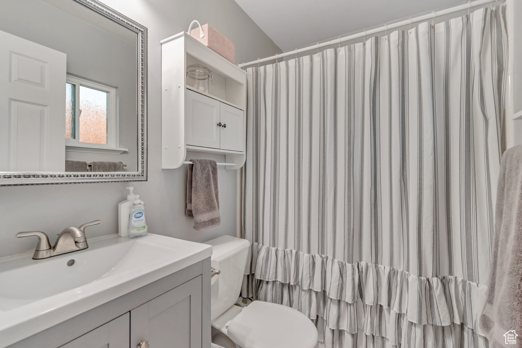 CANYON RIDGE ESTATE - Residential