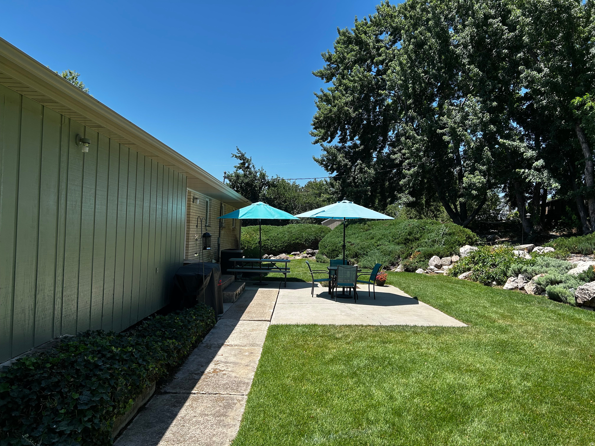 WESTWOOD MANOR - Residential