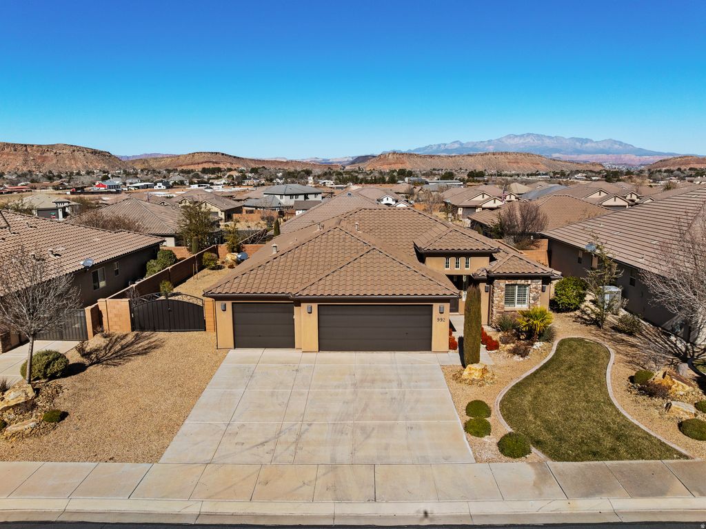 Photo of 992 W 4100 ST S, Saint George, UT 84790 (MLS # 2135936)
