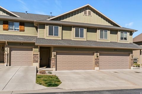 Townhouse For Sale - 1809 E Whitetail Dr<br/> Davis County, Layton, UT 84040