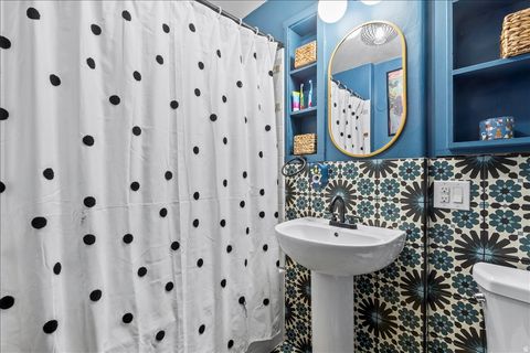 Tiny photo for 670 E 400 S, Payson, UT 84651 (MLS # 2126261)