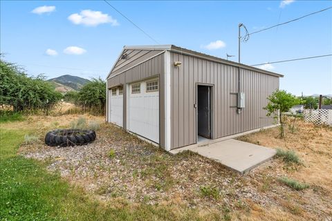 Tiny photo for 670 E 400 S, Payson, UT 84651 (MLS # 2126261)