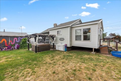 Tiny photo for 670 E 400 S, Payson, UT 84651 (MLS # 2126261)