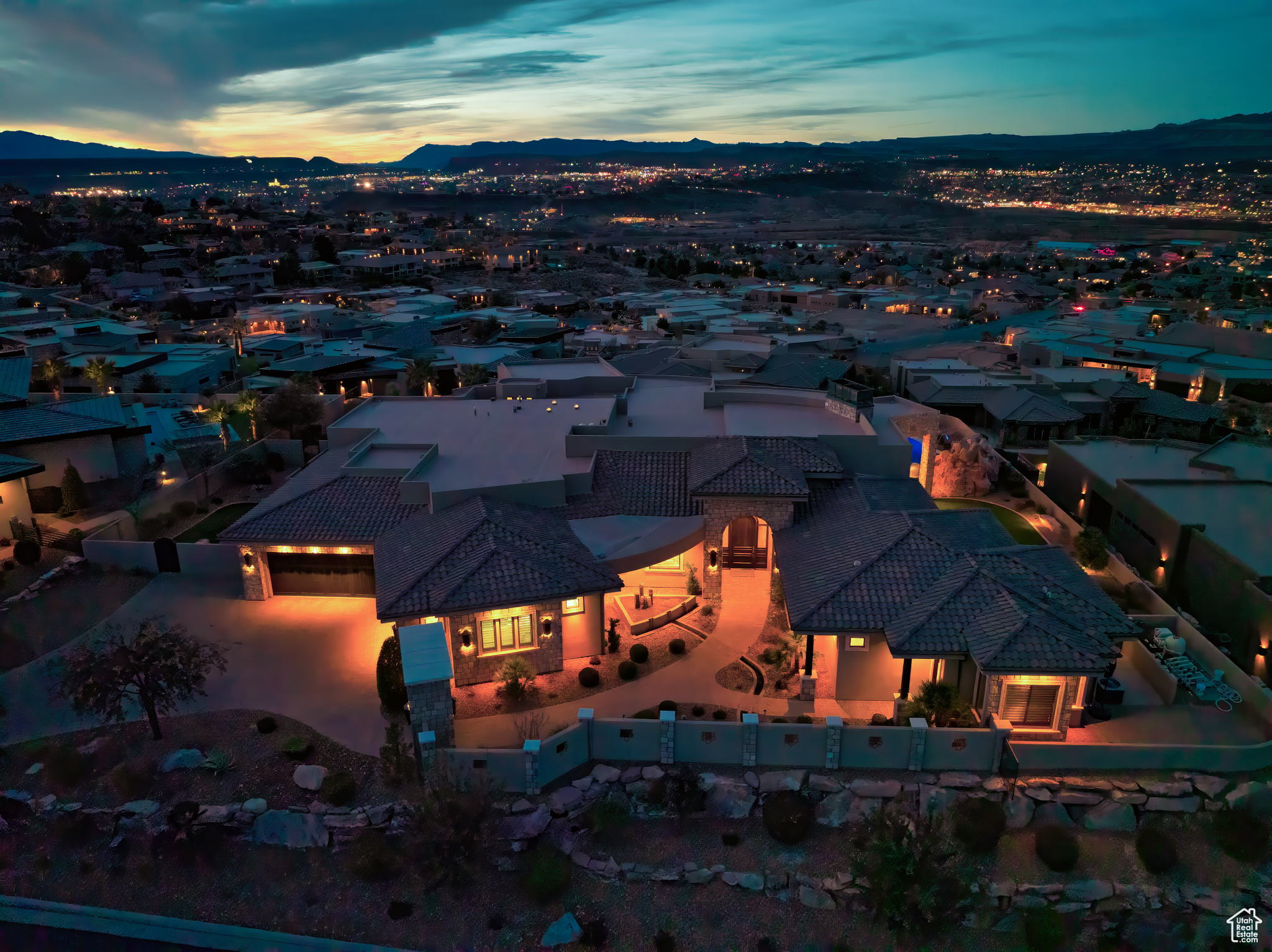 STONE CLIFF - Residential