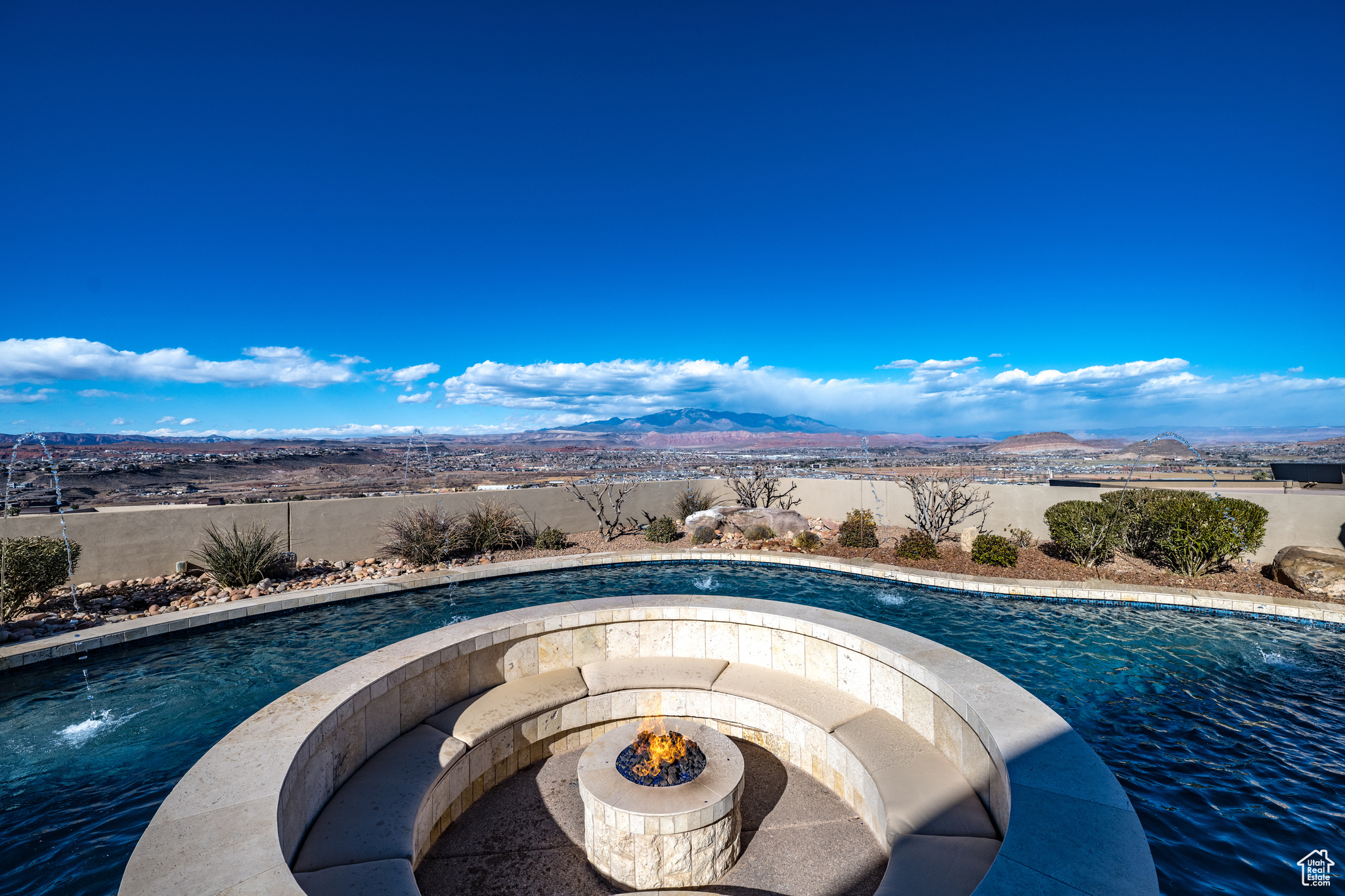 STONE CLIFF - Residential