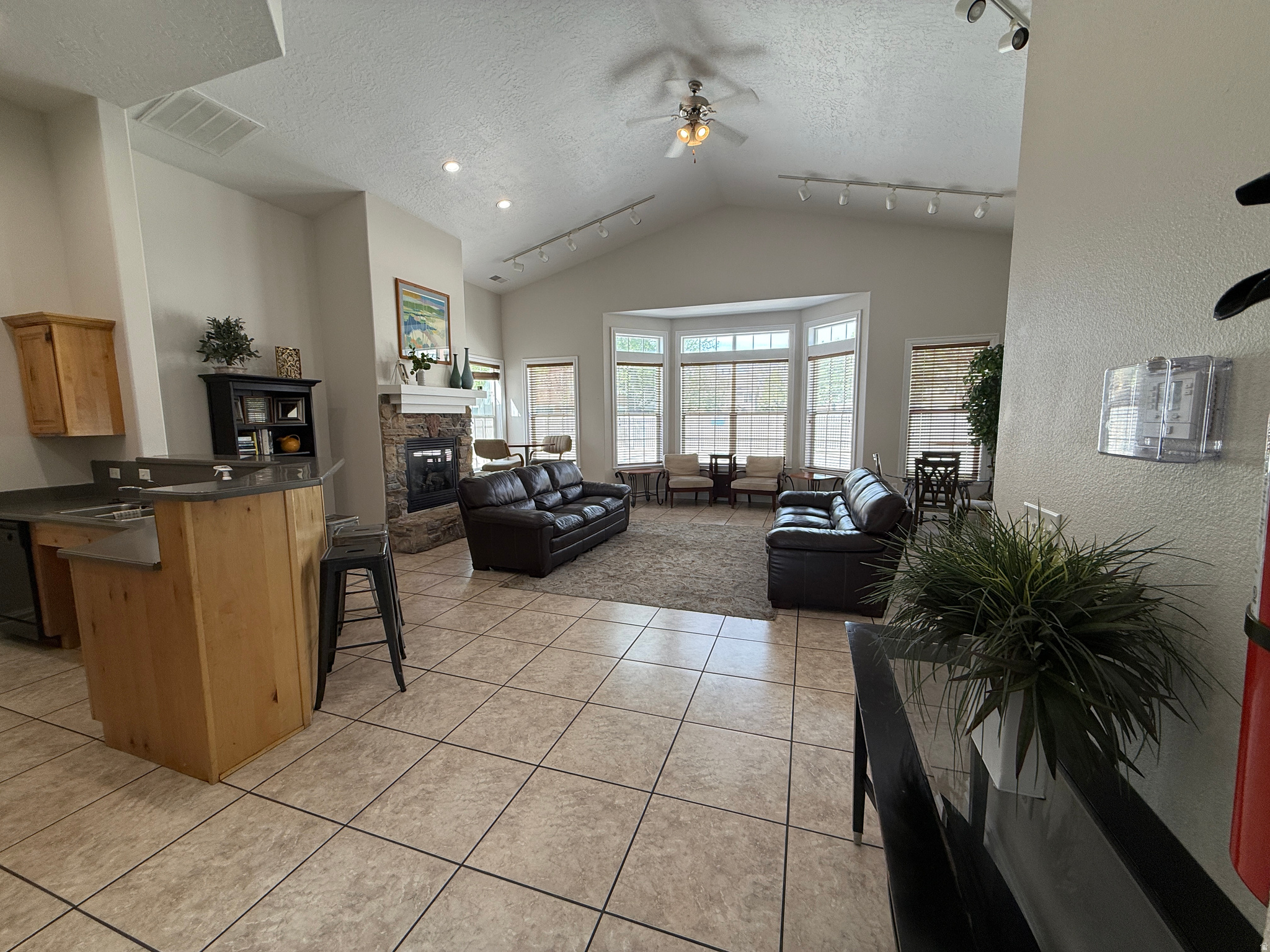 PEMBERLEY - Residential