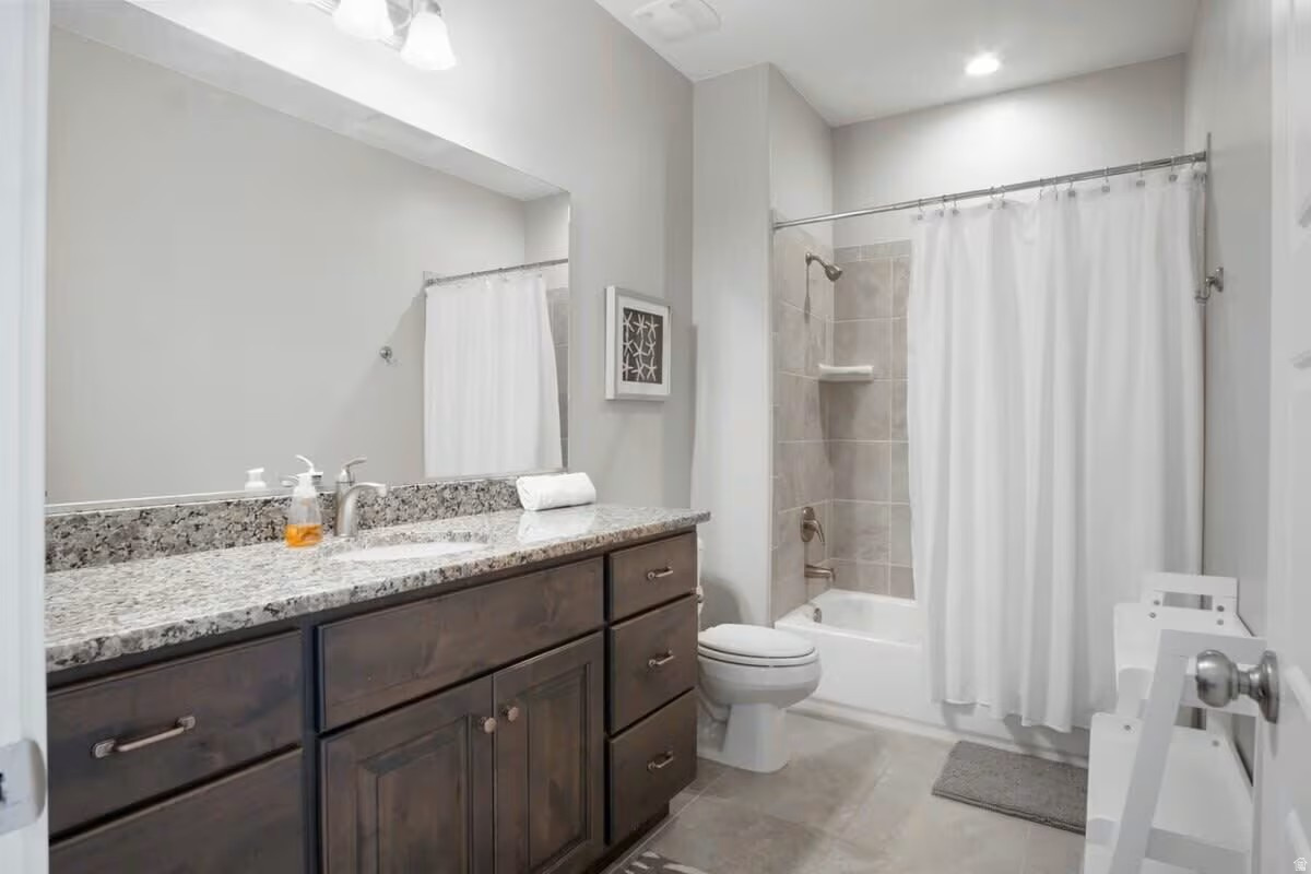 TOWN CENTER AT CORAL CANYON - Residential