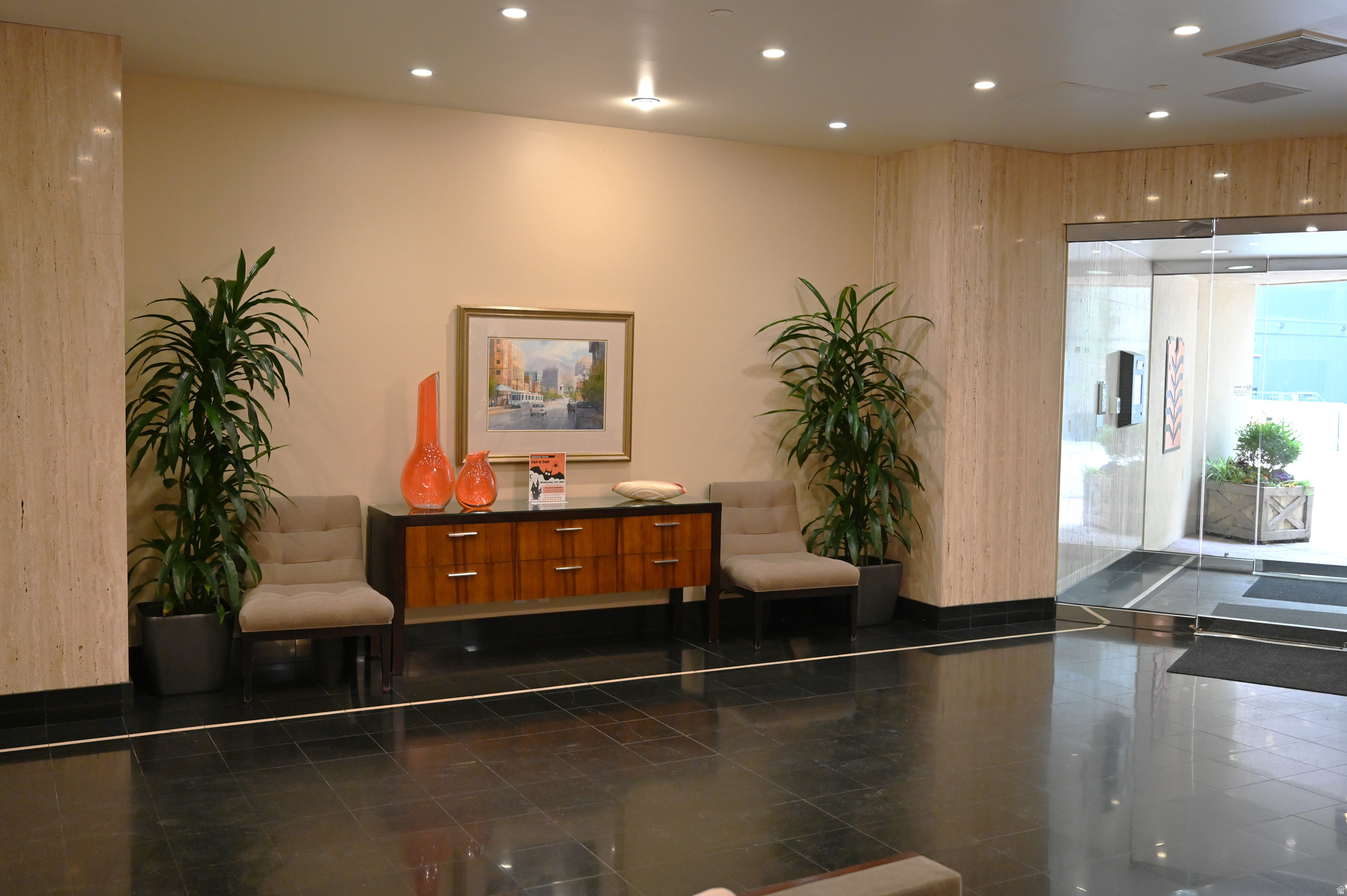 AMERICAN TOWERS - Residential