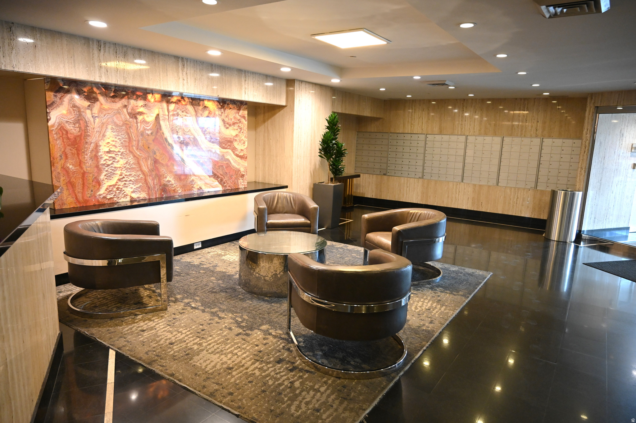 AMERICAN TOWERS - Residential