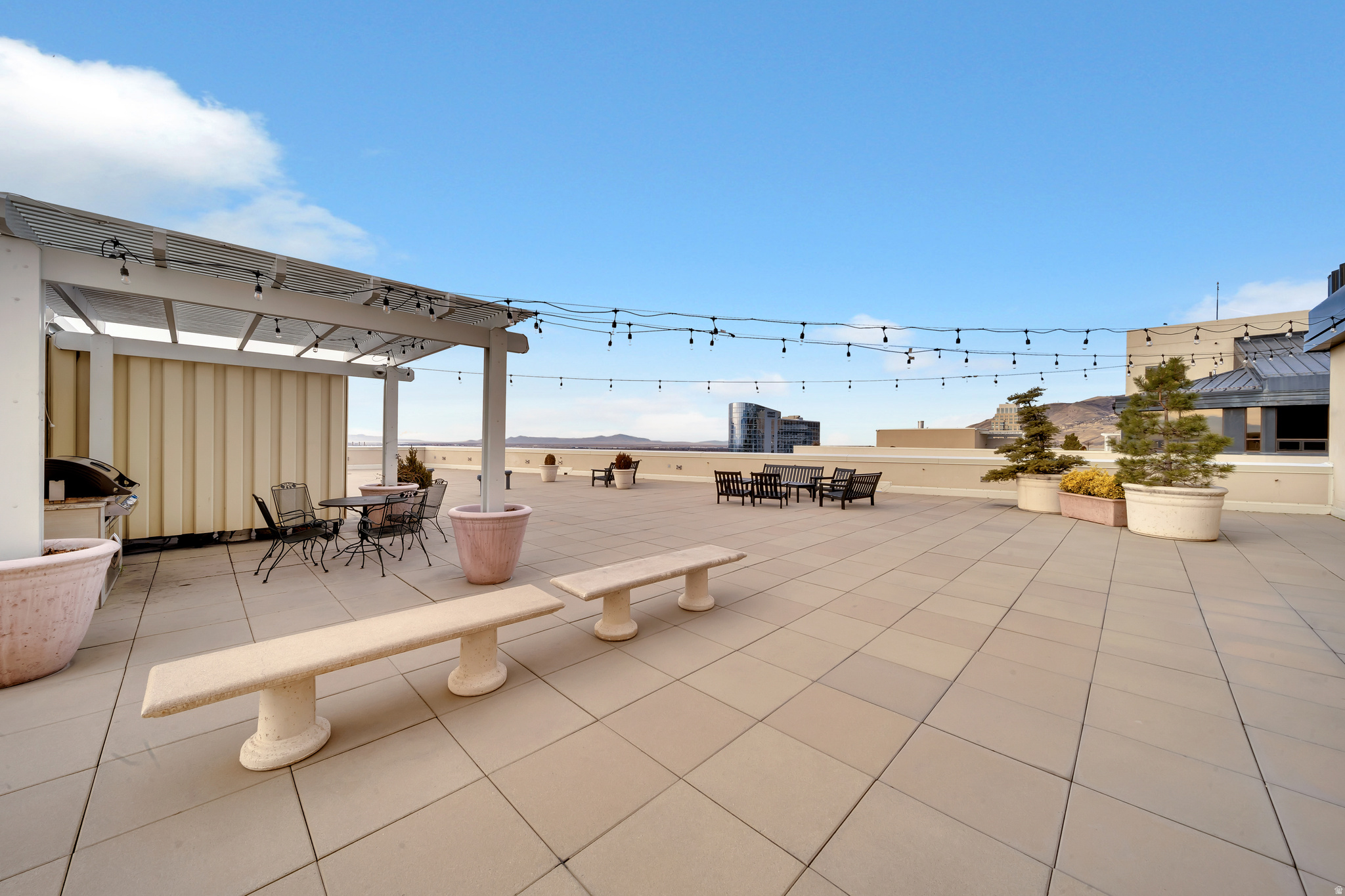 AMERICAN TOWERS - Residential