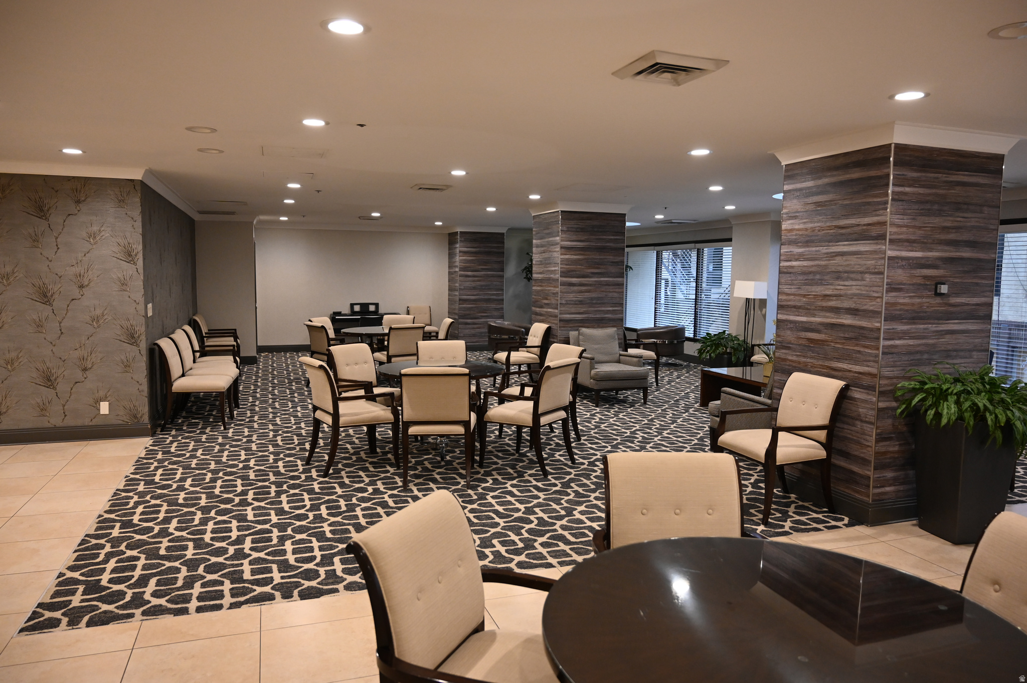 AMERICAN TOWERS - Residential