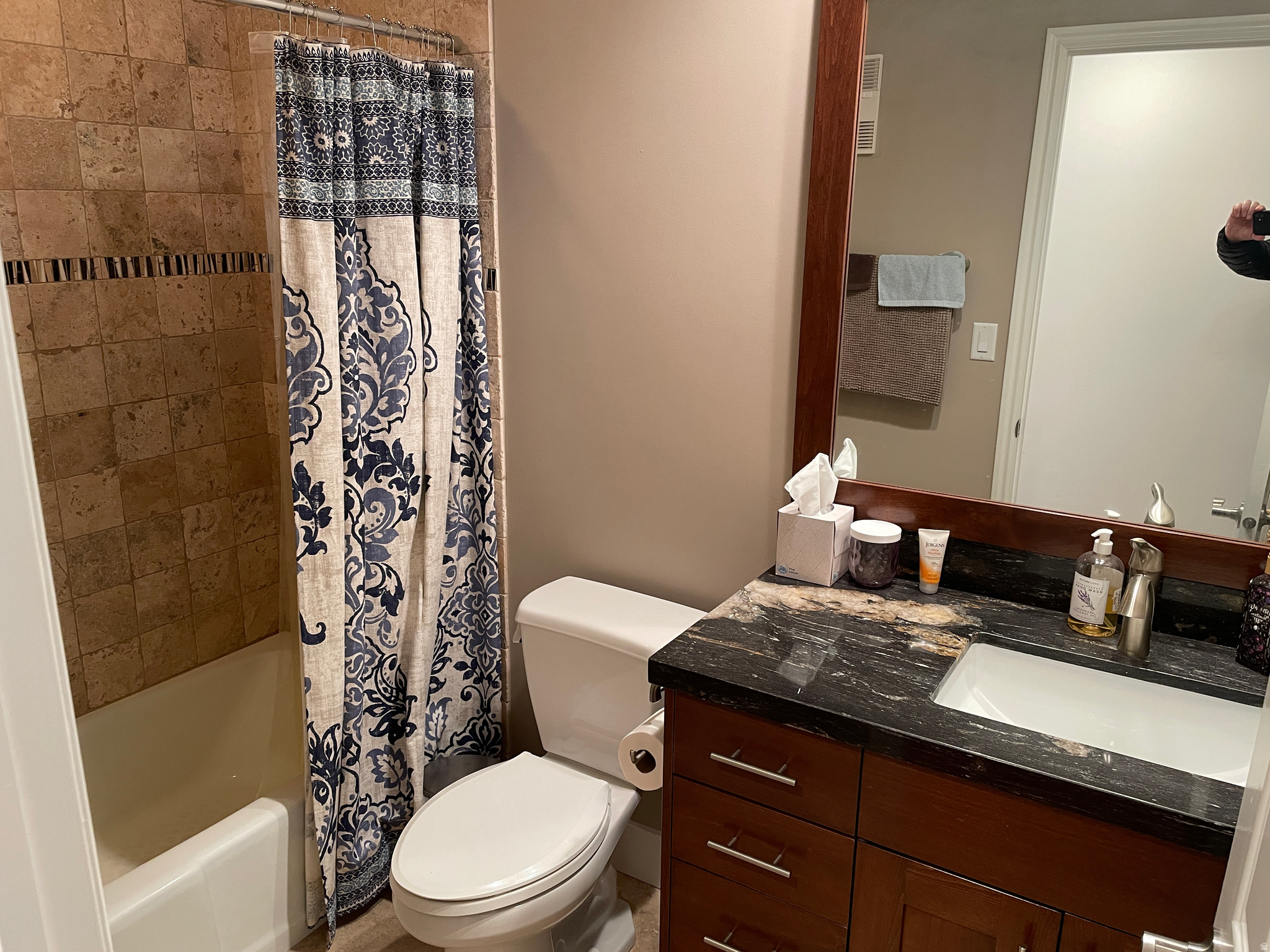 AMERICAN TOWERS - Residential