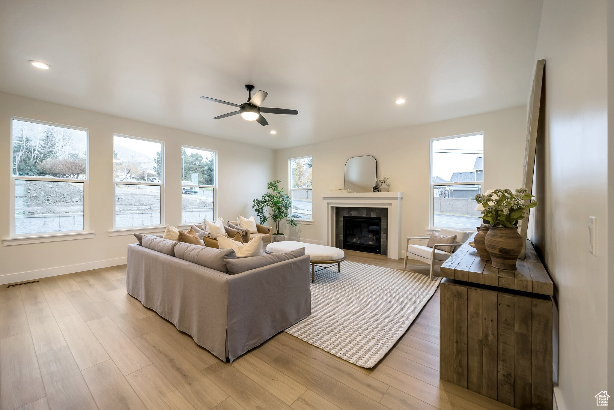BLOSSOM HILL - Residential