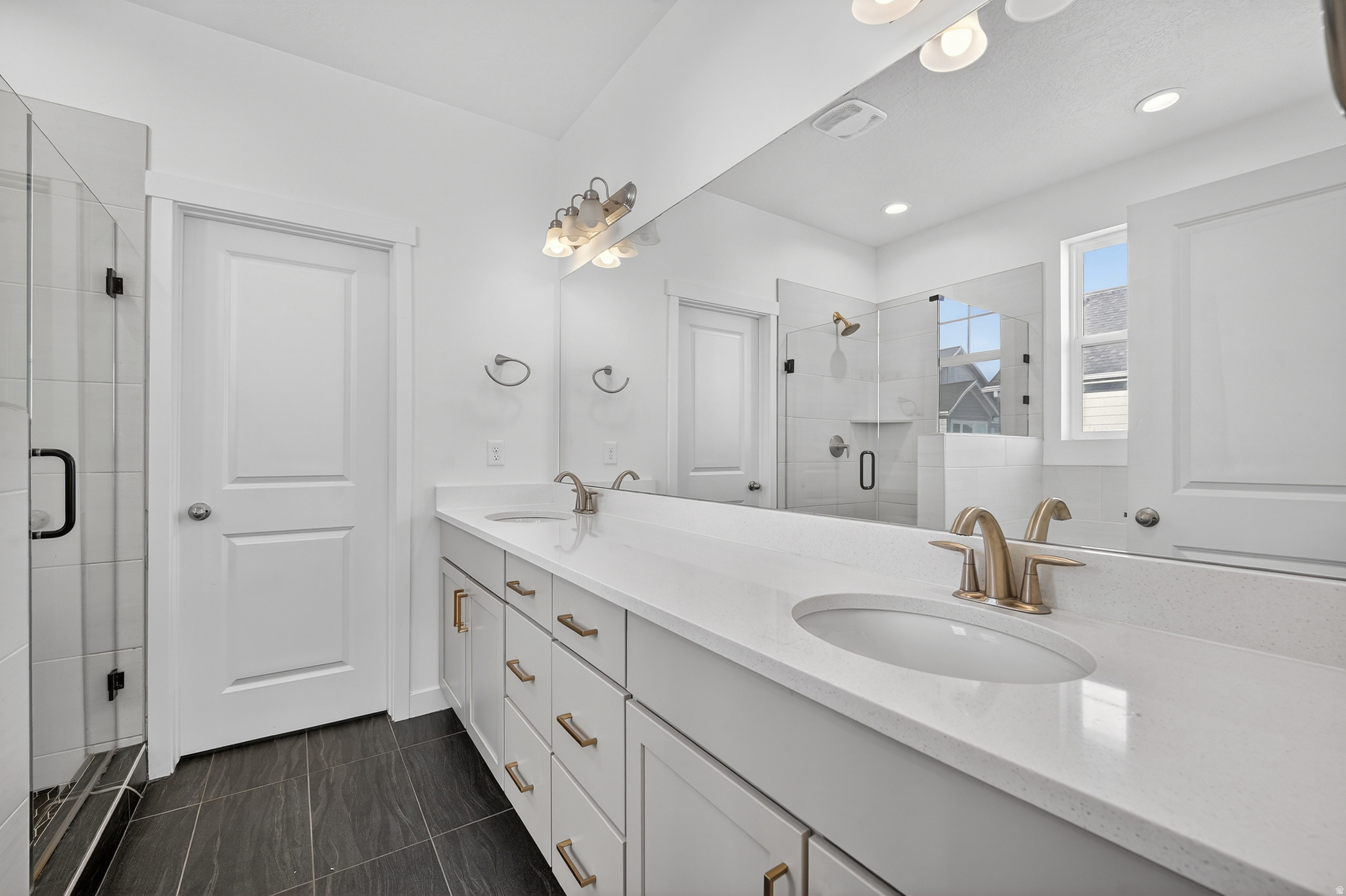 DAYBREAK - Residential