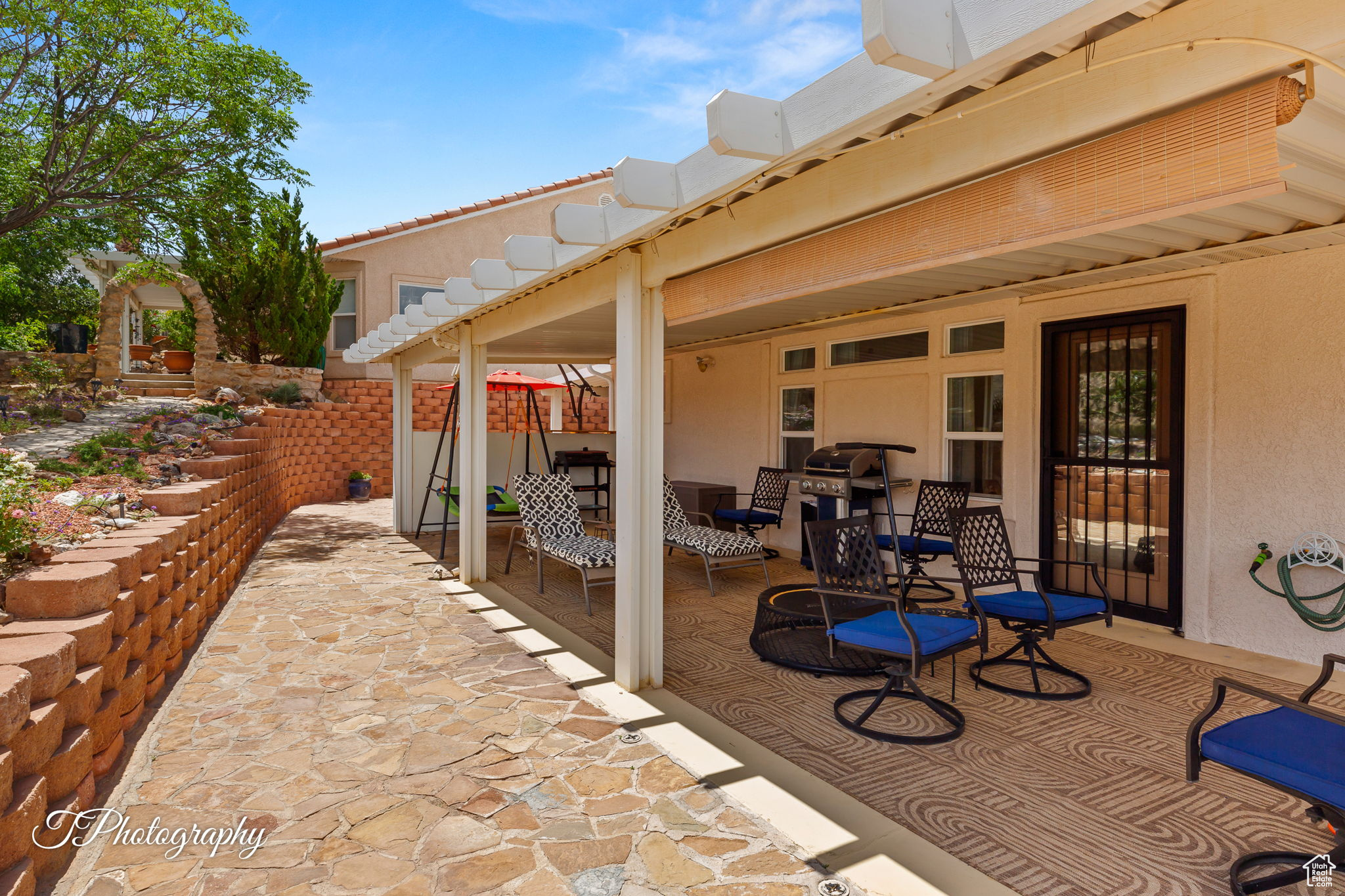 RIDGEPOINTE - Residential