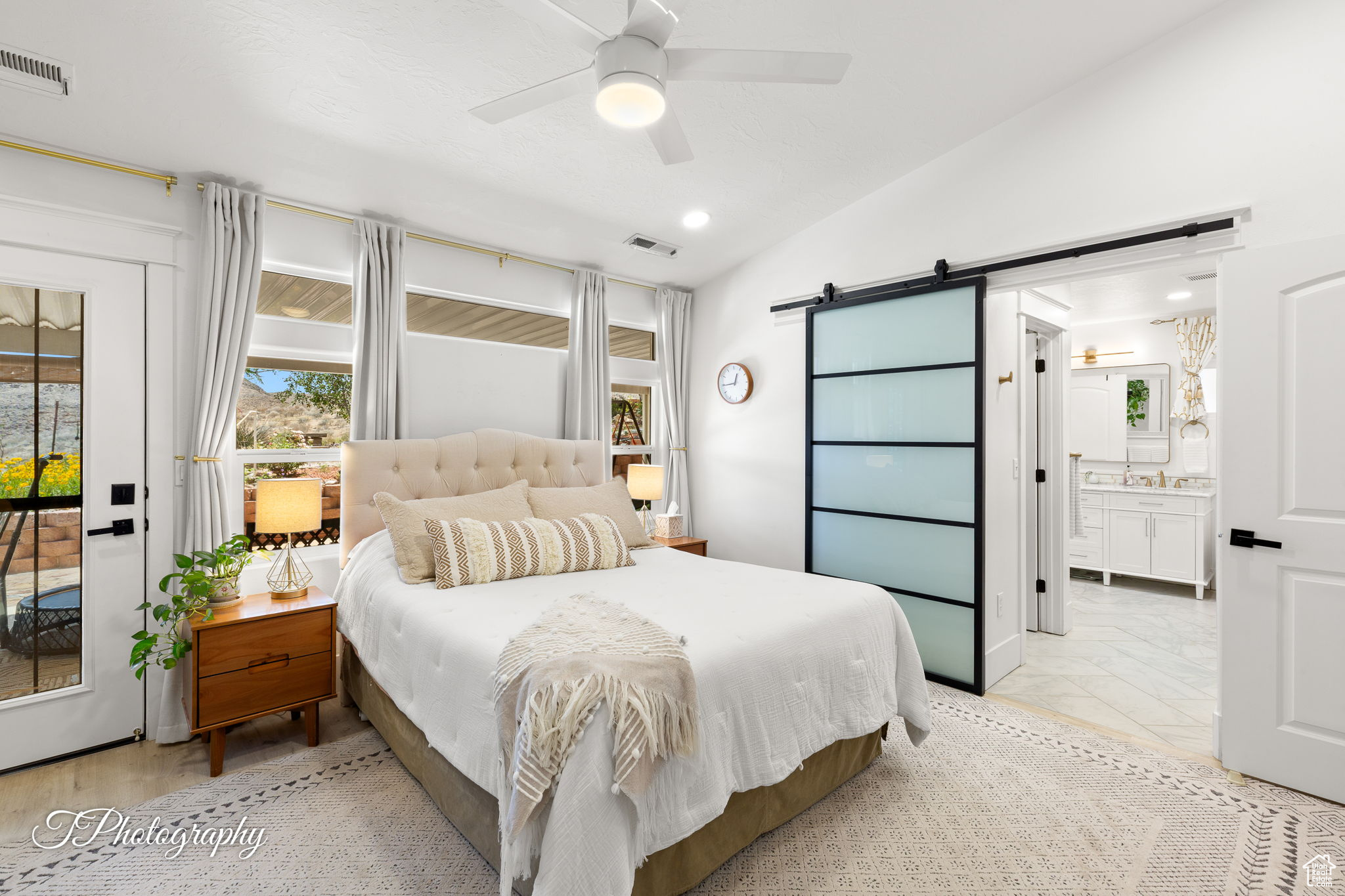 RIDGEPOINTE - Residential