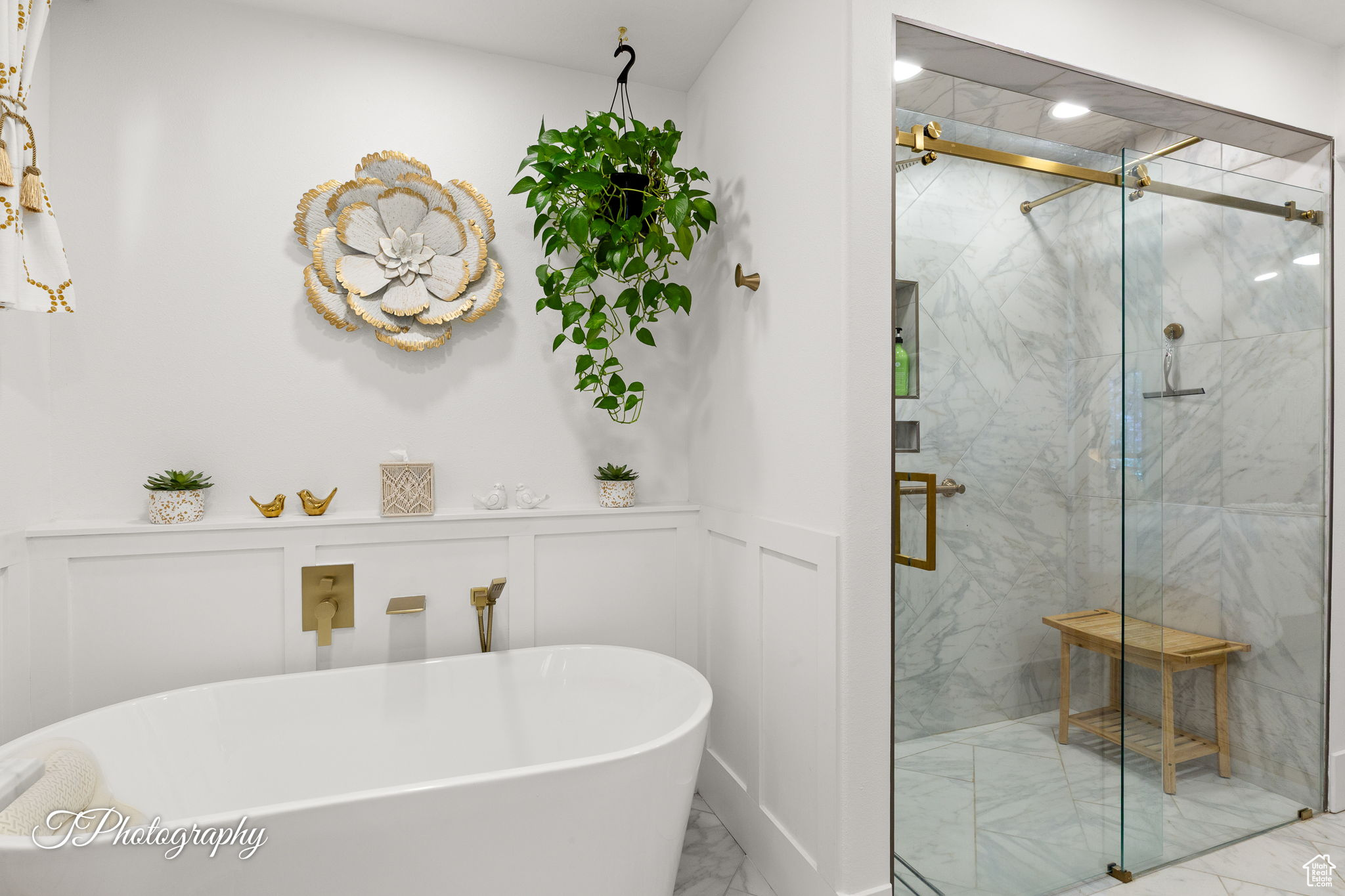 RIDGEPOINTE - Residential