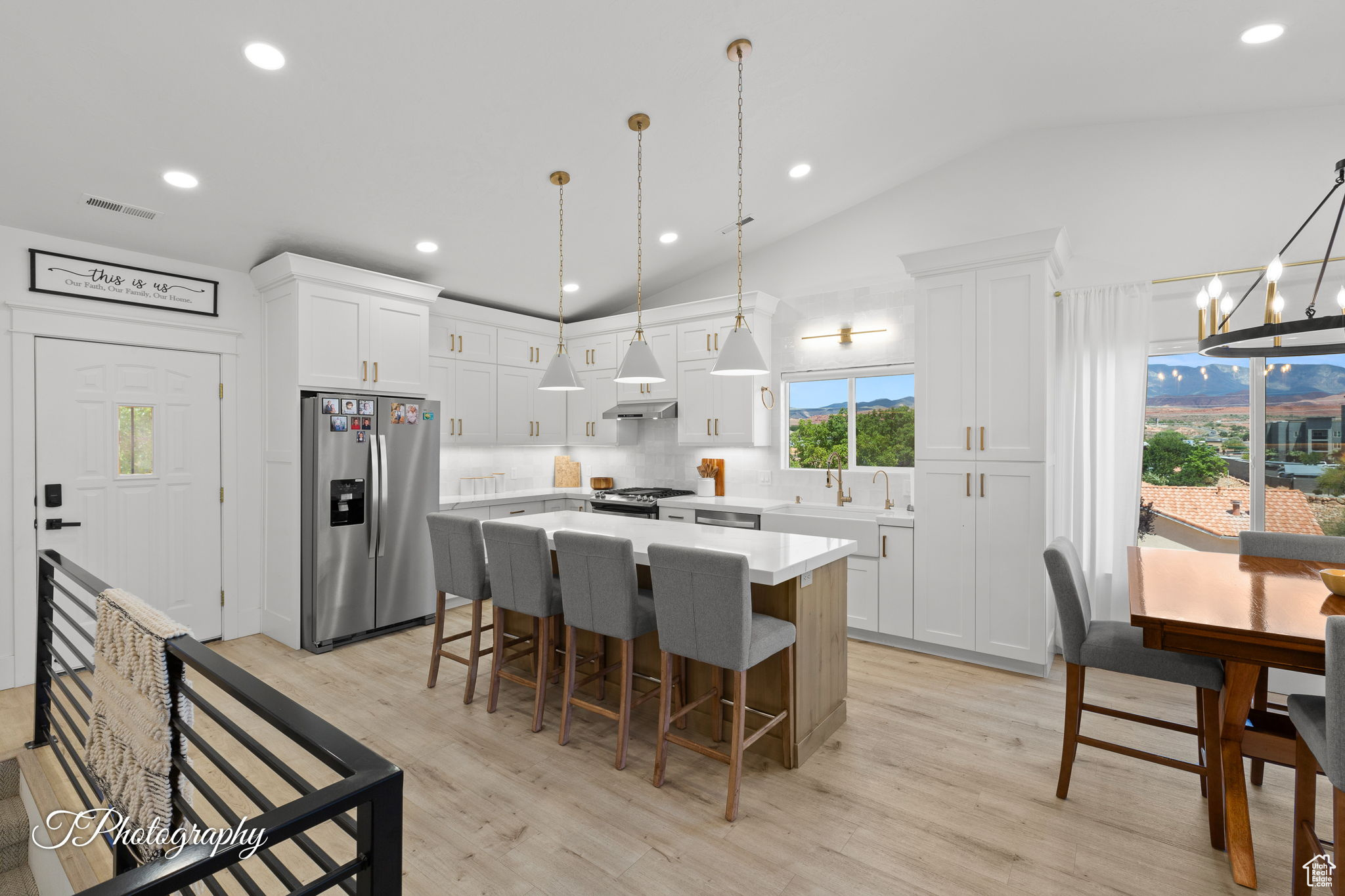 RIDGEPOINTE - Residential