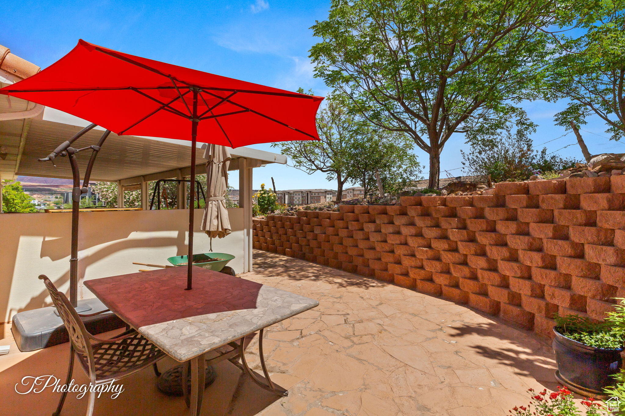 RIDGEPOINTE - Residential