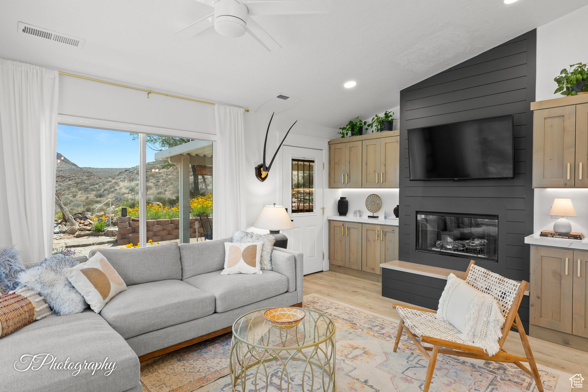 RIDGEPOINTE - Residential